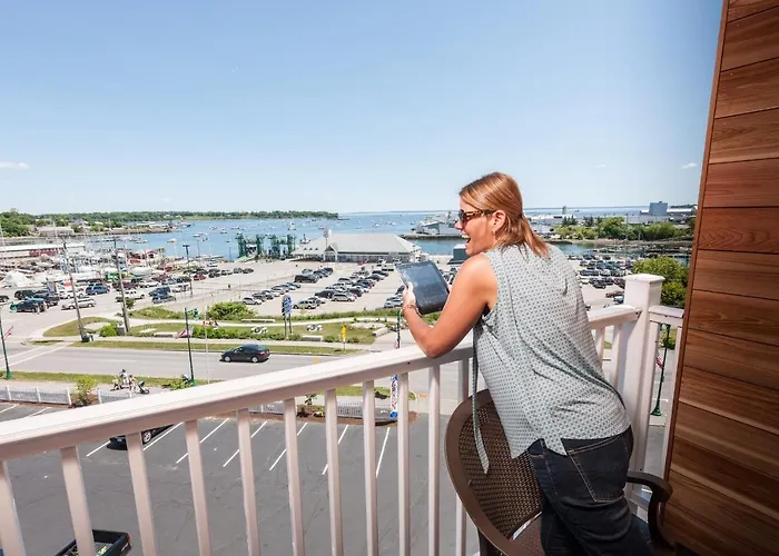 Rockland Harbor Hotel